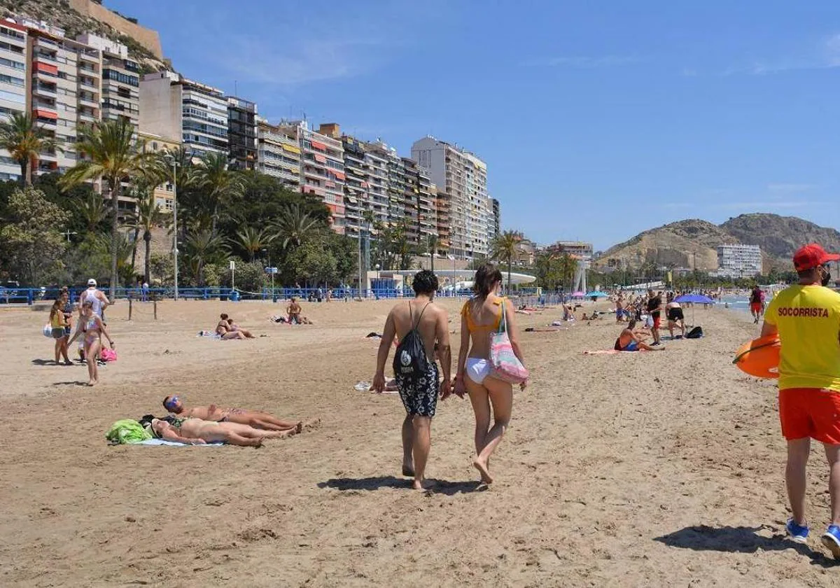 Así están hoy (22 de agosto) las playas y calas de Alicante y Campello: tiempo y bandera 