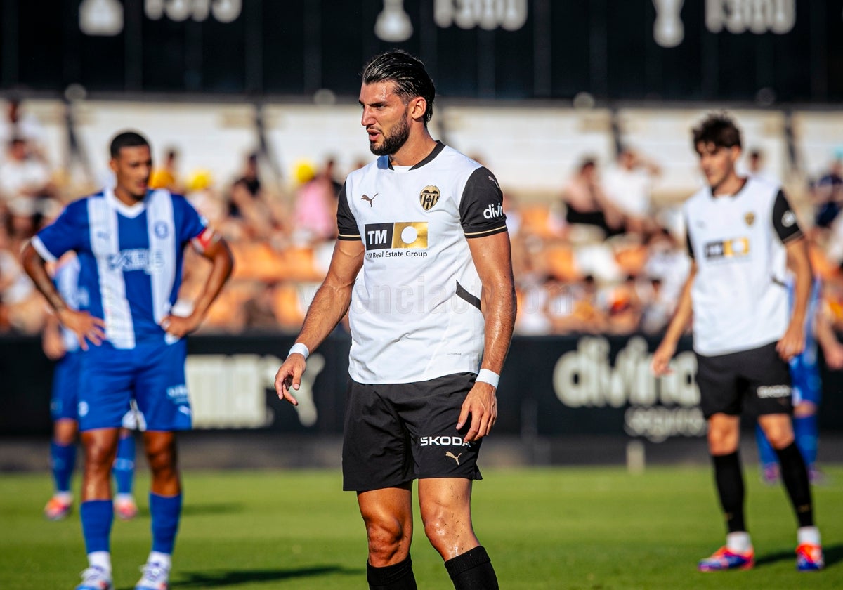 Rafa Mir, durante el amistoso contra el Alavés.