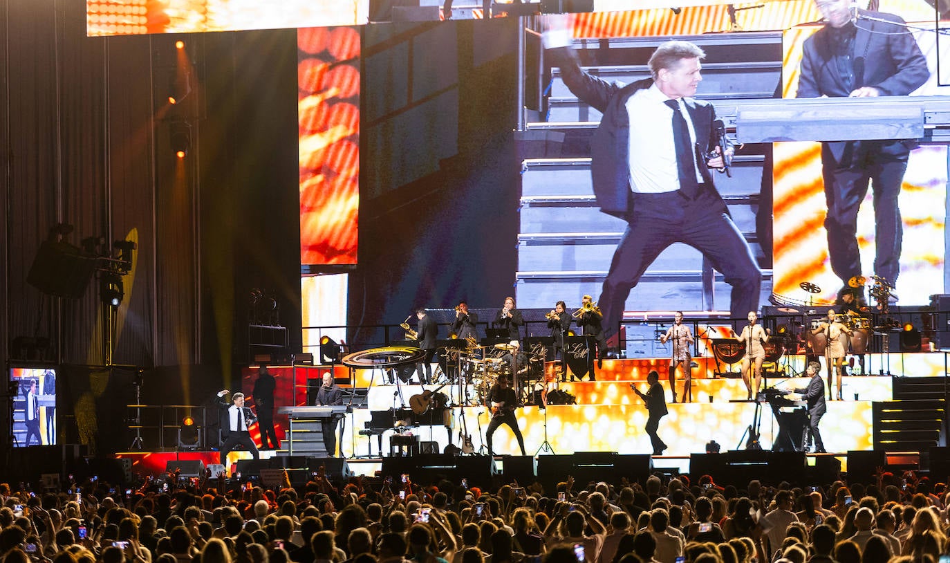 Luis Miguel se da un baño de masas en Valencia