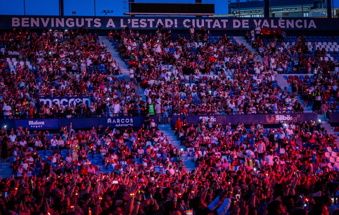 Luis Miguel se da un baño de masas en Valencia