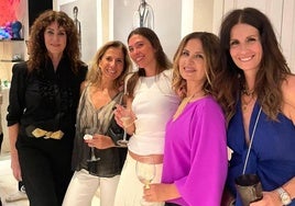 Claire Bayley, Natalia Carbonell, Gretel Mayol, Eva Alapont y Juana Camps.