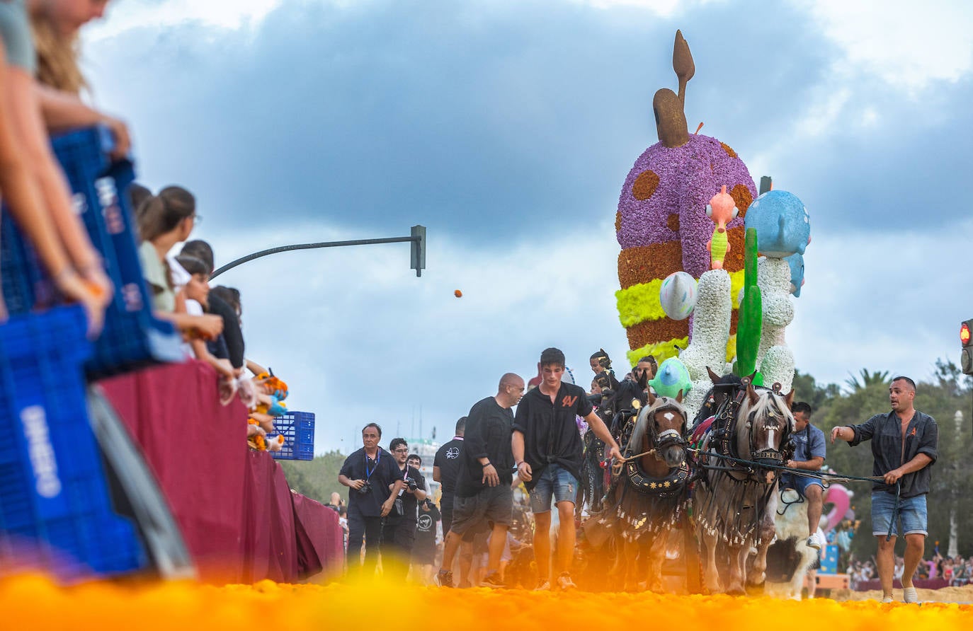 Las mejores imágenes de la Batalla de Flores 2024