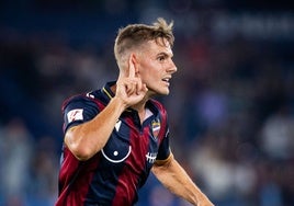 Dani Gómez, tras marcar un gol con el Levante.