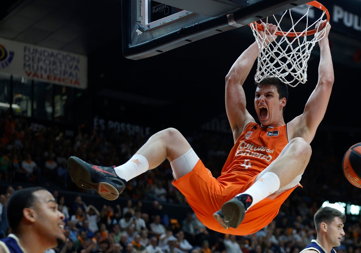 Jaime Pradilla durante los cuartos de final de la temporada 23-24