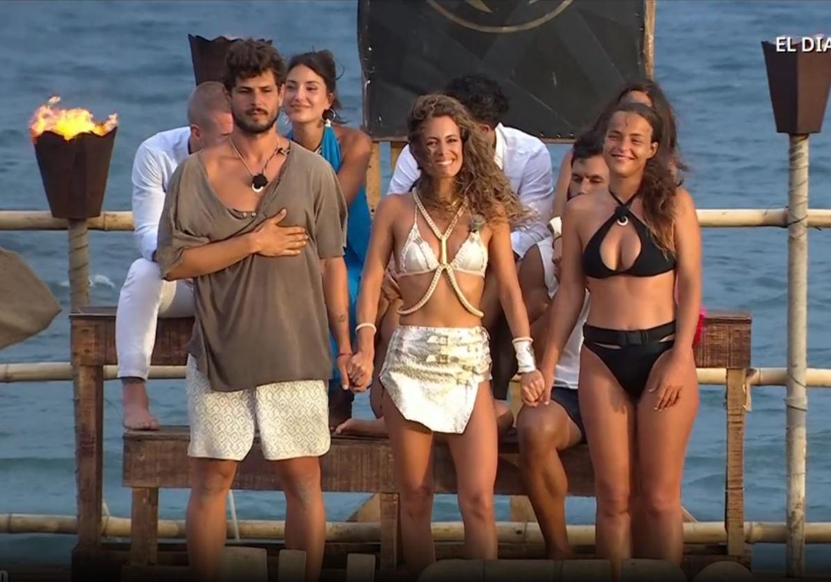 Alejandro Nieto, Laura Madrueño y Marta Peñate antes de desvelarse el nombre del ganador de 'Supervivientes All Stars'