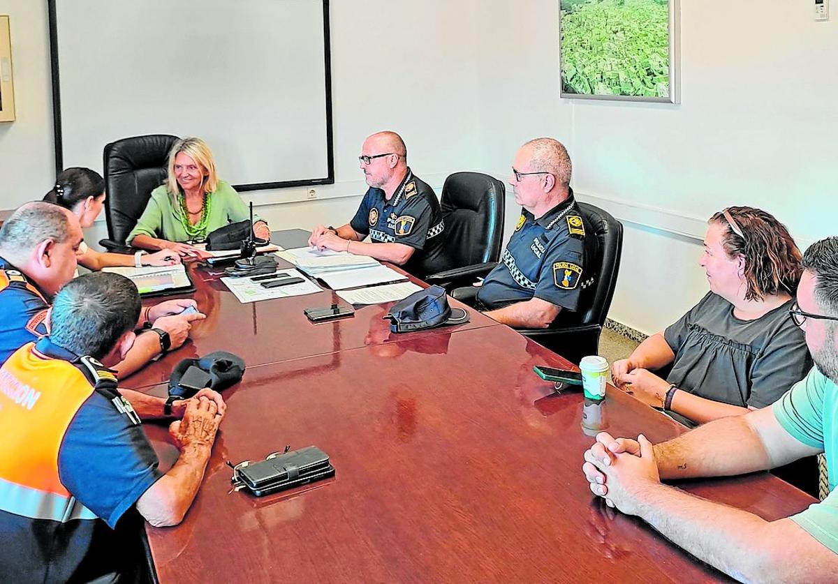 Reunión del Área de Seguridad Ciudadana presidida por la alcaldesa.