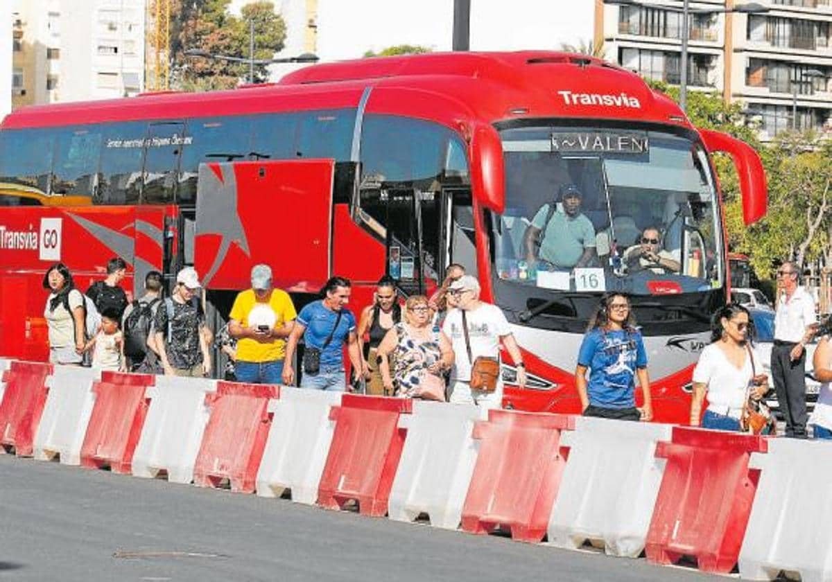 Sin sobresaltos en Valencia tras la supresión de 20 trenes Cercanías en plena operación salida 