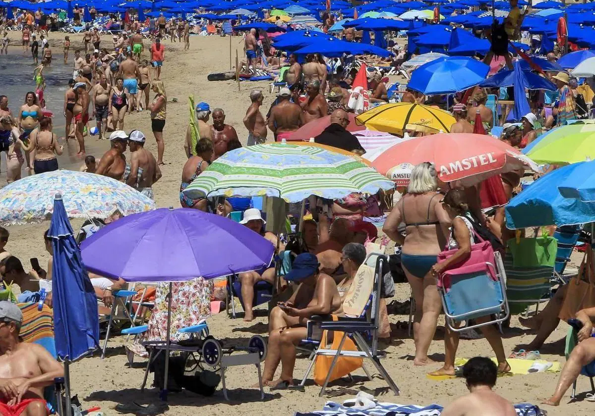 Así están hoy las playas de Valencia y Benidorm: tiempo y bandera 