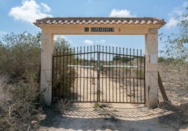 Entrada de la residencia donde se produjo el suceso.