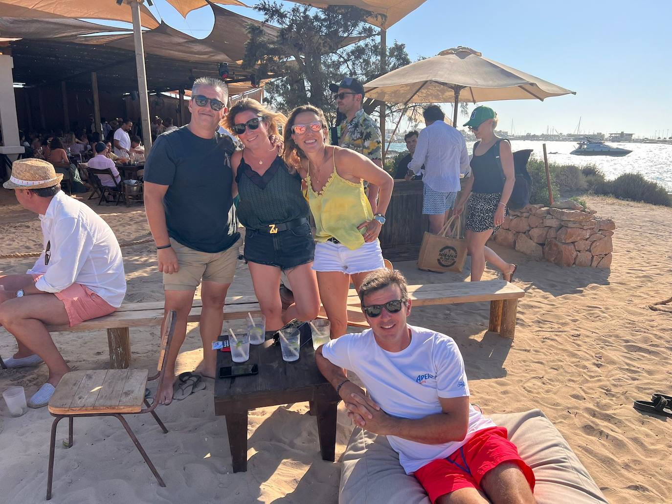 César Iborra, Vanessa López-Gotze, Olga Belenguer y Juan Carlos Lladró en Formentera.