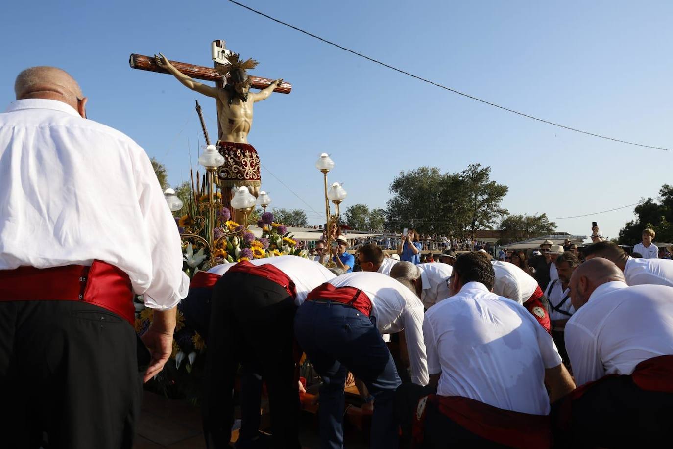 La romería del Cristo de la Salud de El Palmar vence al termómetro