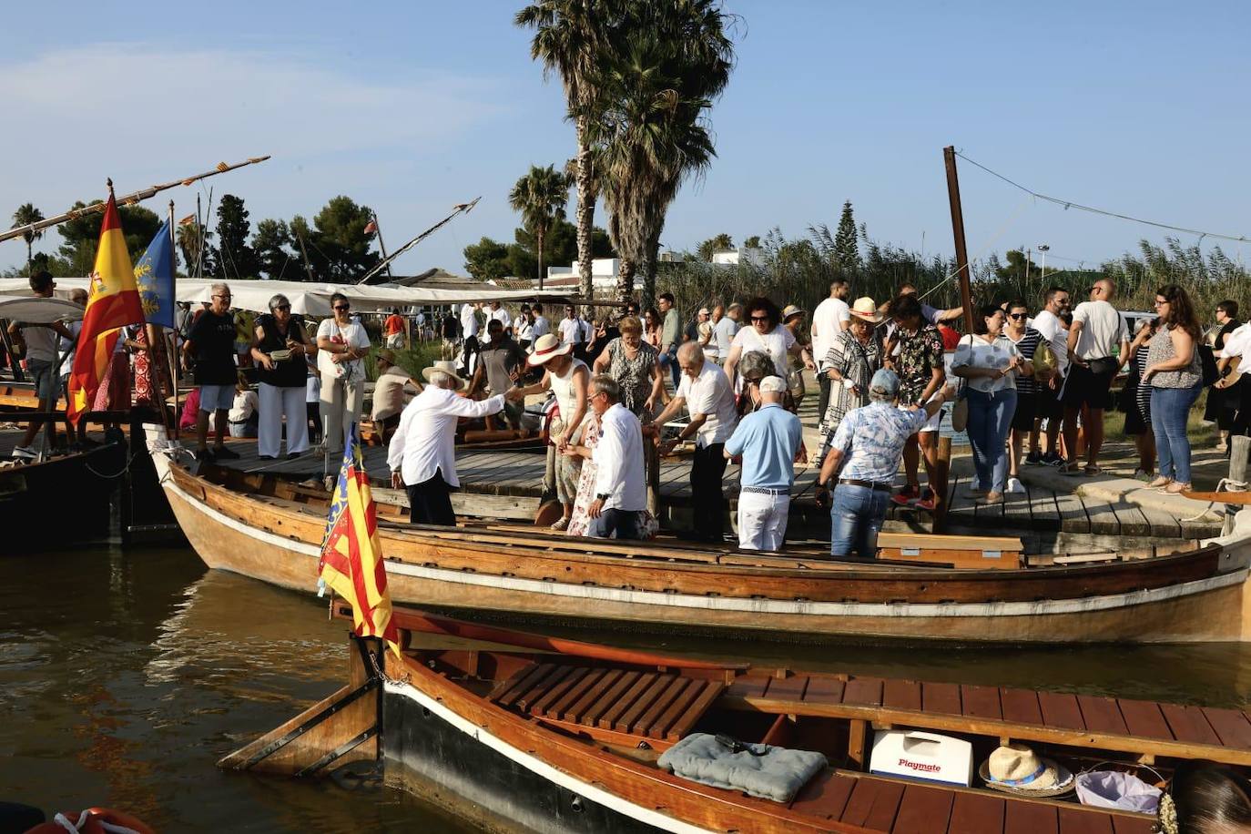 La romería del Cristo de la Salud de El Palmar vence al termómetro