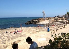 La playa del trampolín de Dénia