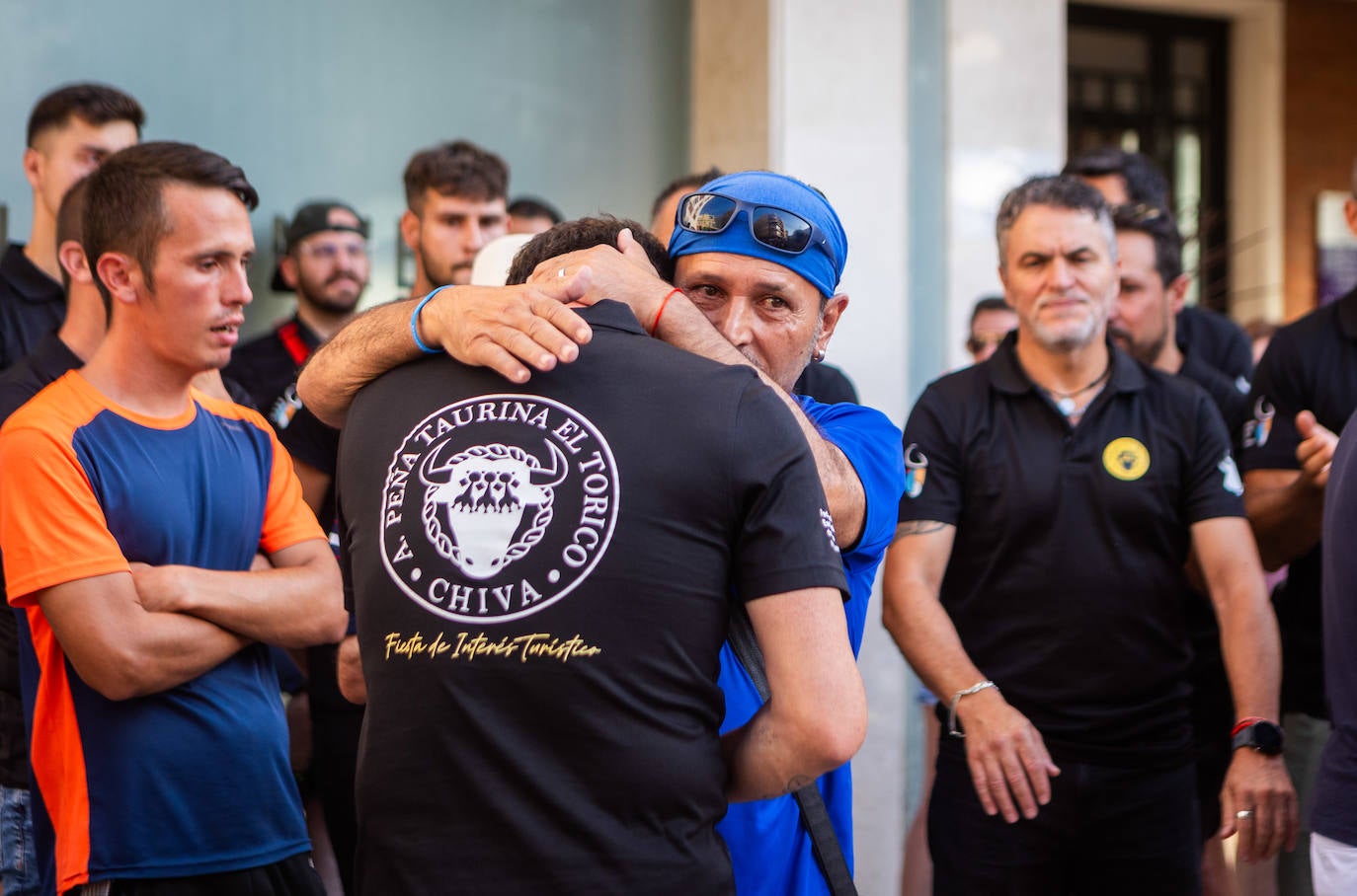 Concentración en Chiva por la suspensión de la fiesta del Torico de la Cuerda