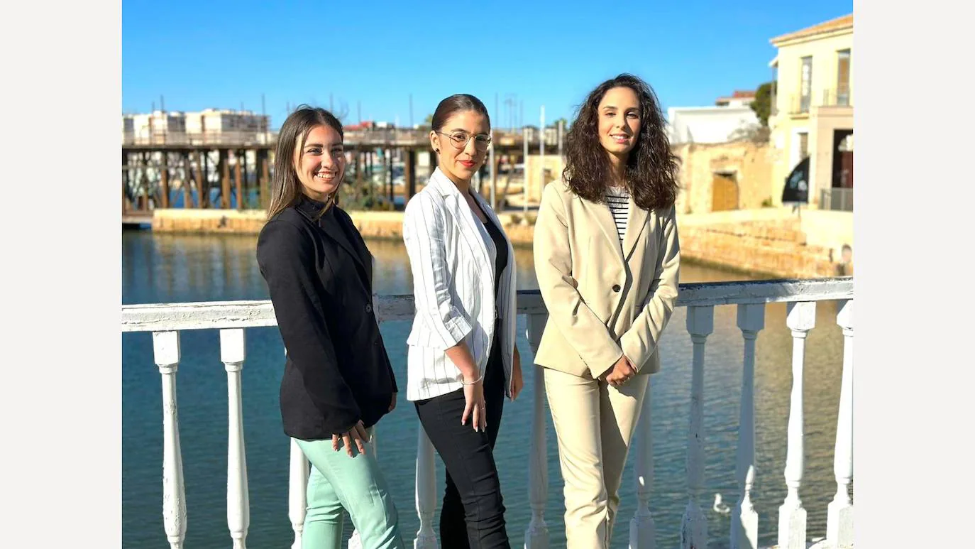 El Carnaval de Torrevieja: la Reina y Damas de la Sal protagonistas del Desfile de Verano 