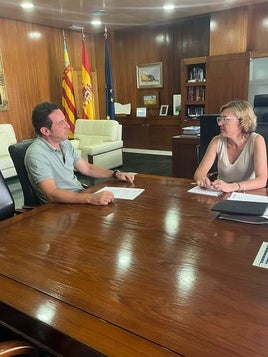 Reunión entre la alcaldesa de Xàbia y el presidente de EPSAR.