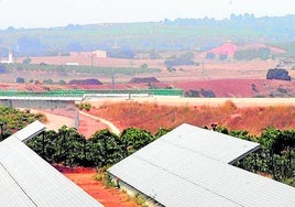 Imagen de archivo de una planta fotovoltaica en la Comunitat.