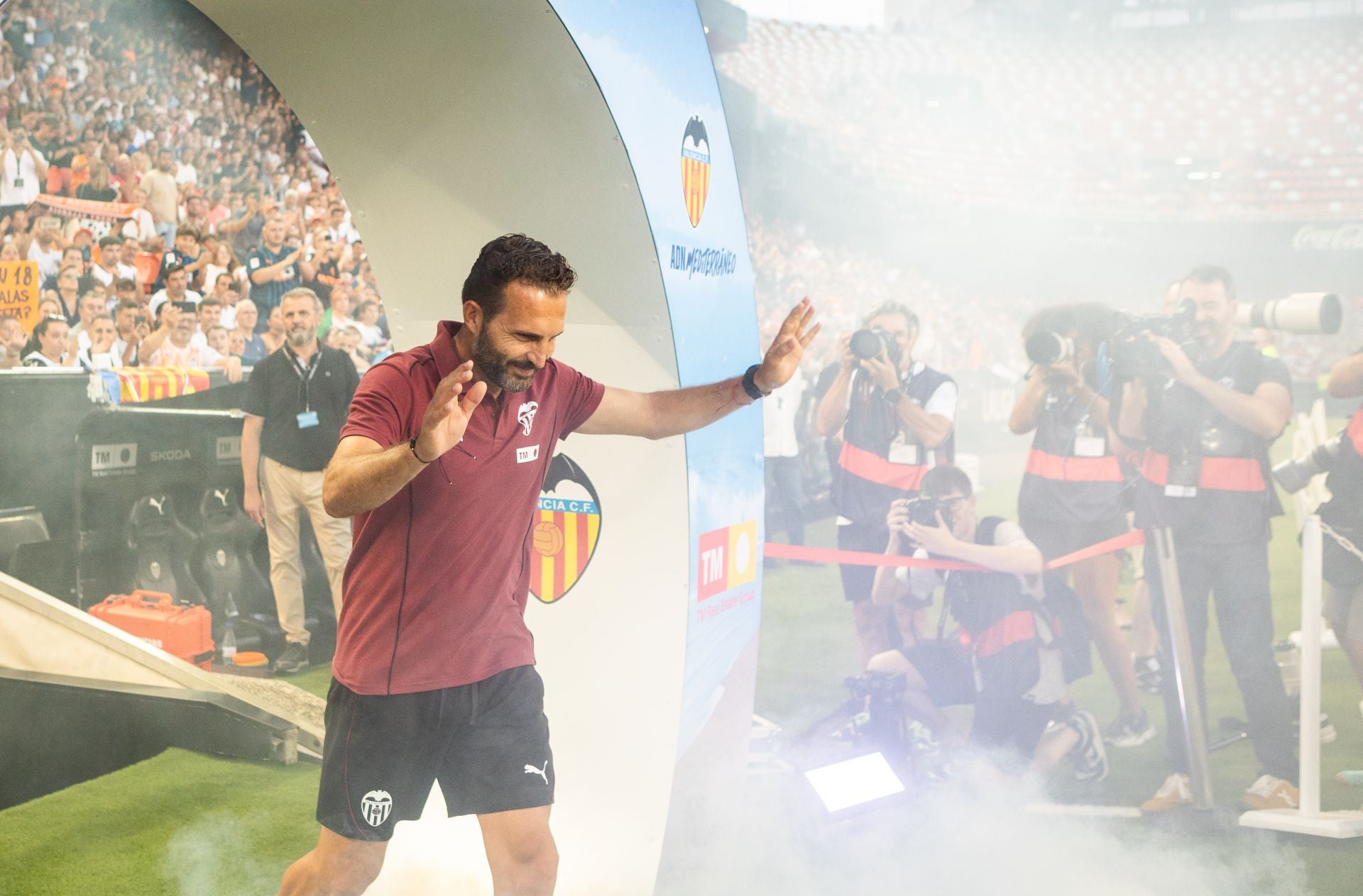 Así ha sido la presentación del Valencia 2024-25 y el Trofeo Naranja