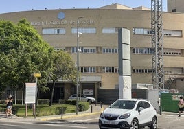 Fachada del Hospital General de Castellón donde fue trasladada la menor.