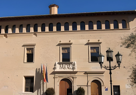 Fachada del ayuntamiento de Llíria.