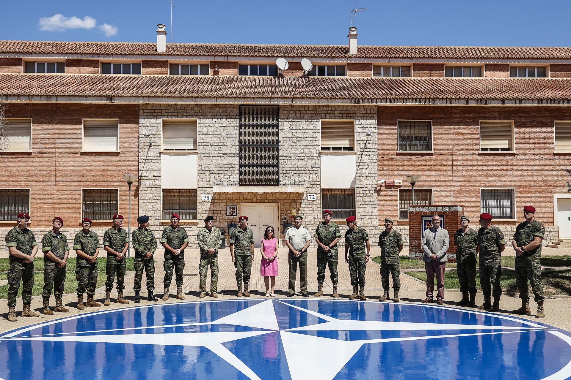 Margarita Robles visita el Cuartel General de Despliegue Rápido de la OTAN en Bétera