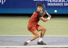 Carlos Alcaraz, en su partido ante Monfils.