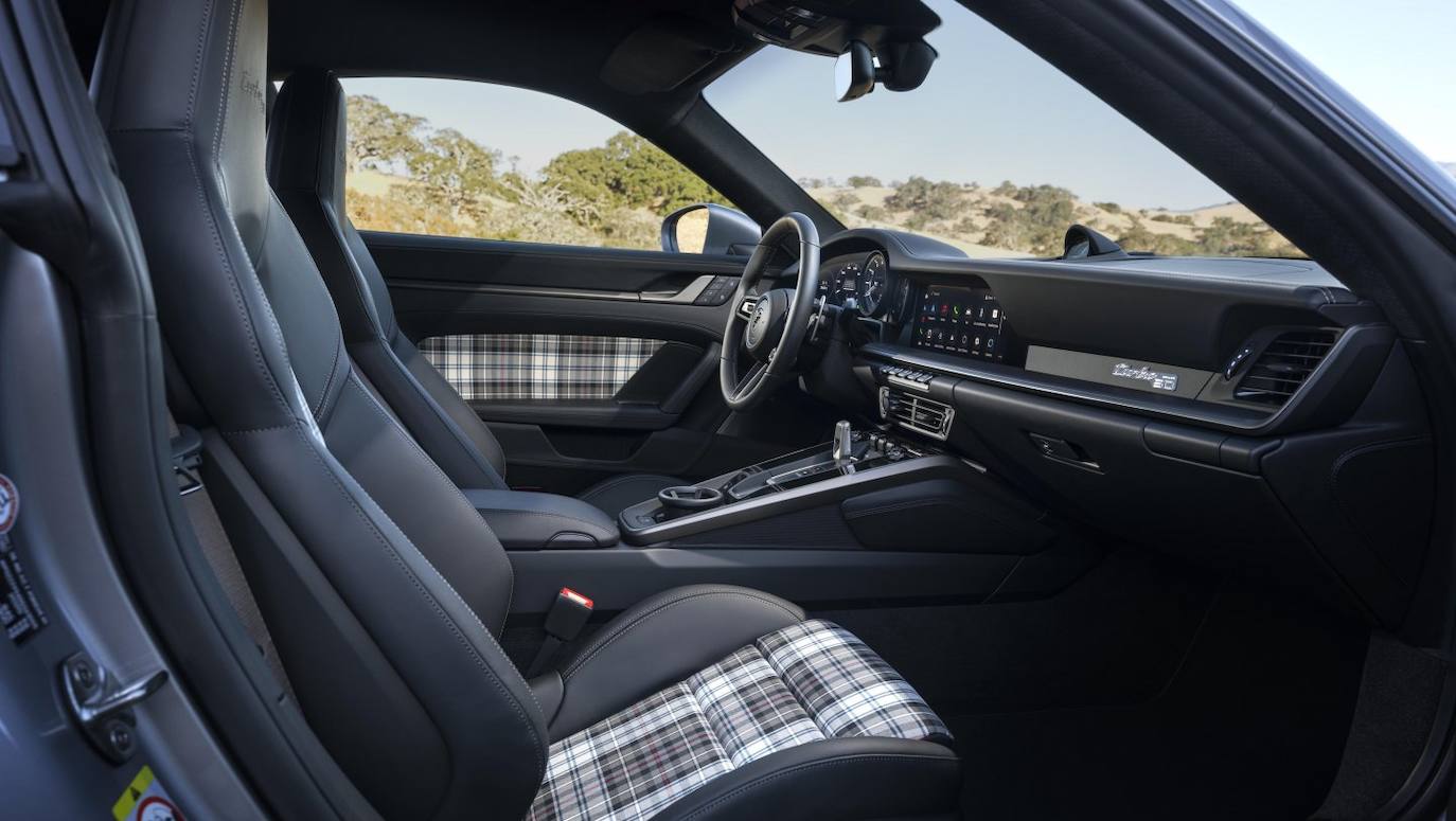 Fotos: Porsche lanza un nuevo 911 Turbo de lujo para celebrar su 50 cumpleaños