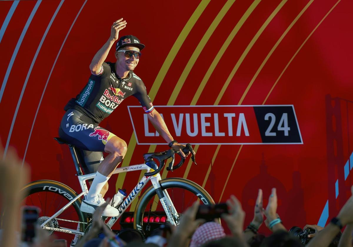 Primoz Roglic durante la presentación de la Vuelta.