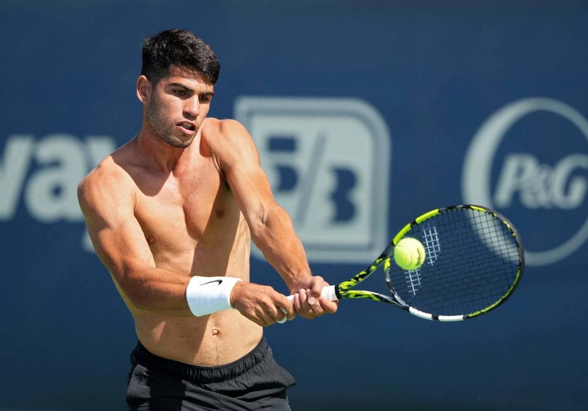 Carlos Alcaraz, durante un entrenamiento en Ohio.