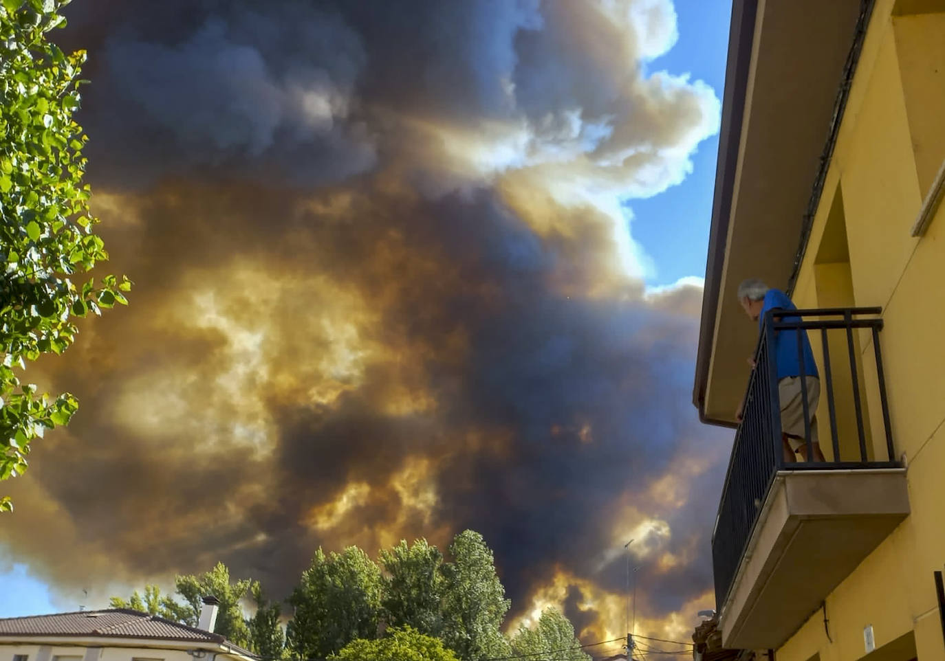 Fotos del incendio forestal de Trabazos, en Zamora