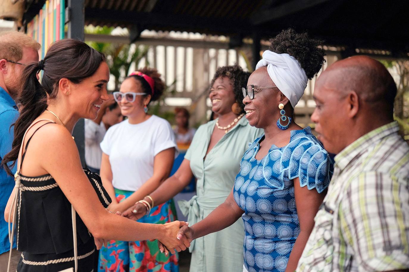 El viaje de Meghan Markle y el príncipe Harry a Colombia: hablando español y bailando salsa