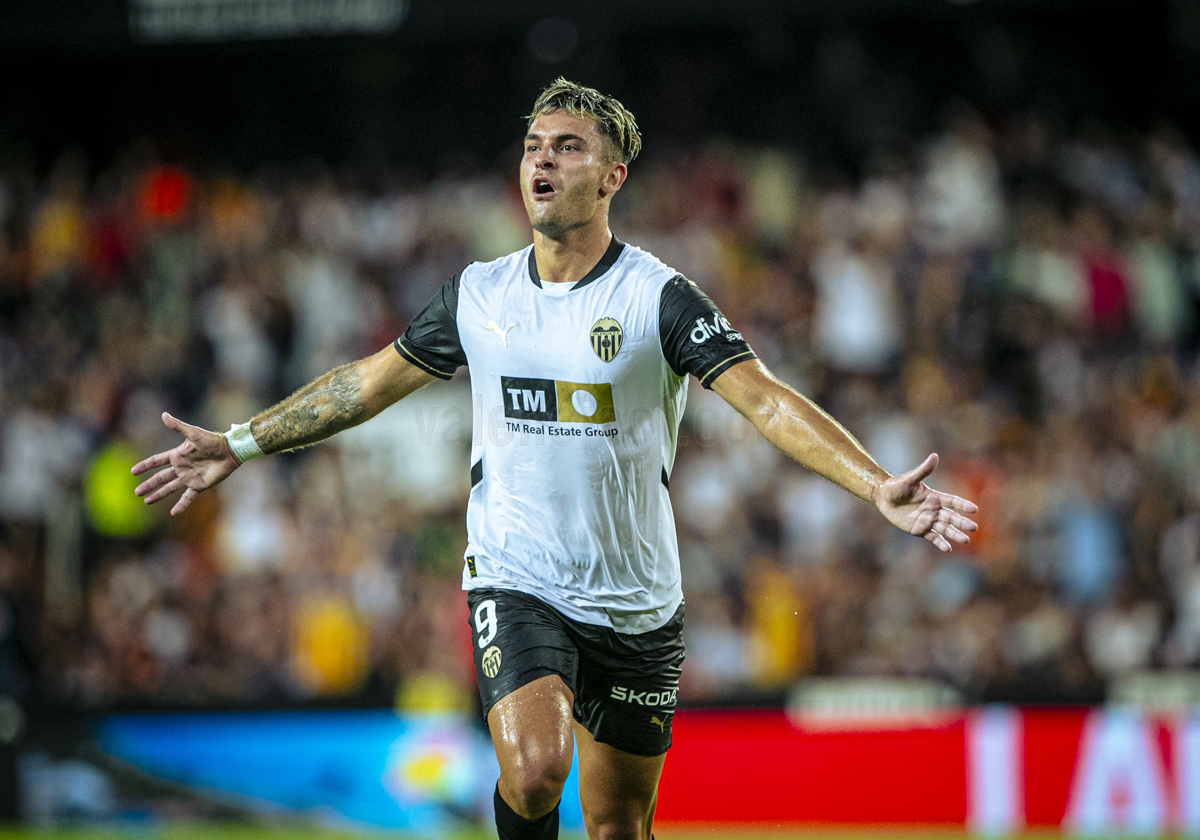 Hugo Duro durante la celebración de su gol.