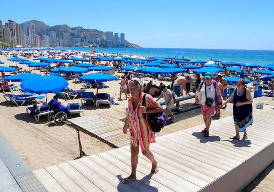 Turistas en Benidorm.