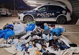 Parte del material requisado por la Policía Local de Calp a los manteros.