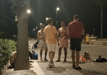 Oleada de robos en las playas de Valencia pese a las 80 detenciones en lo que llevamos de verano