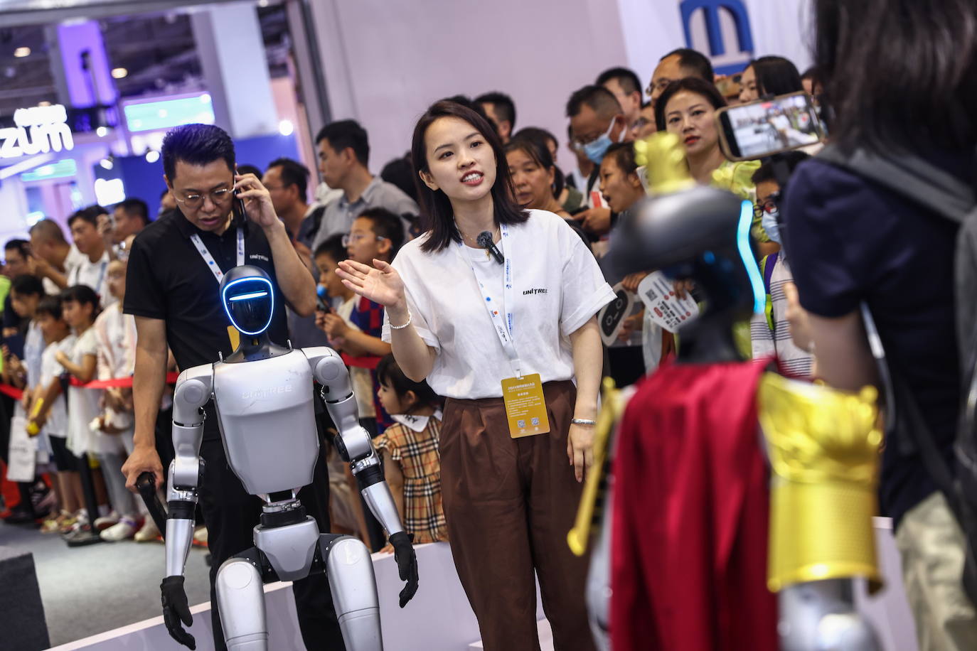 Así son los robots que China quiere integrar en nuestra vida cotidiana y en la industria