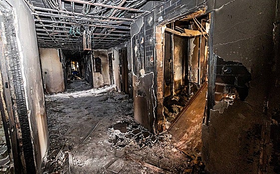 LAS PROVINCIAS accede al edificio de Campanar seis meses después del incendio.