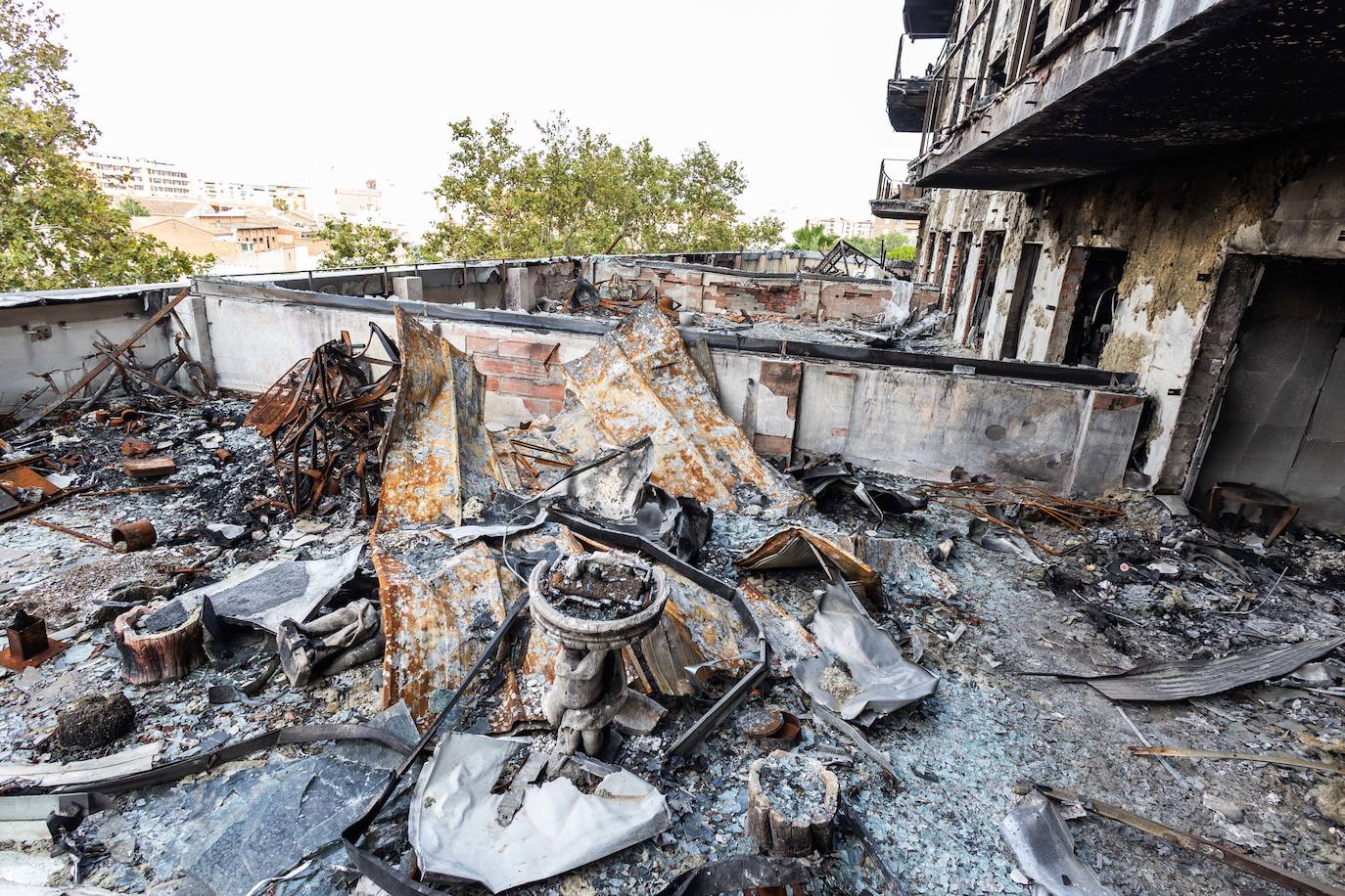 Fotos: así quedaron por dentro el edificio y los pisos del incendio de Campanar