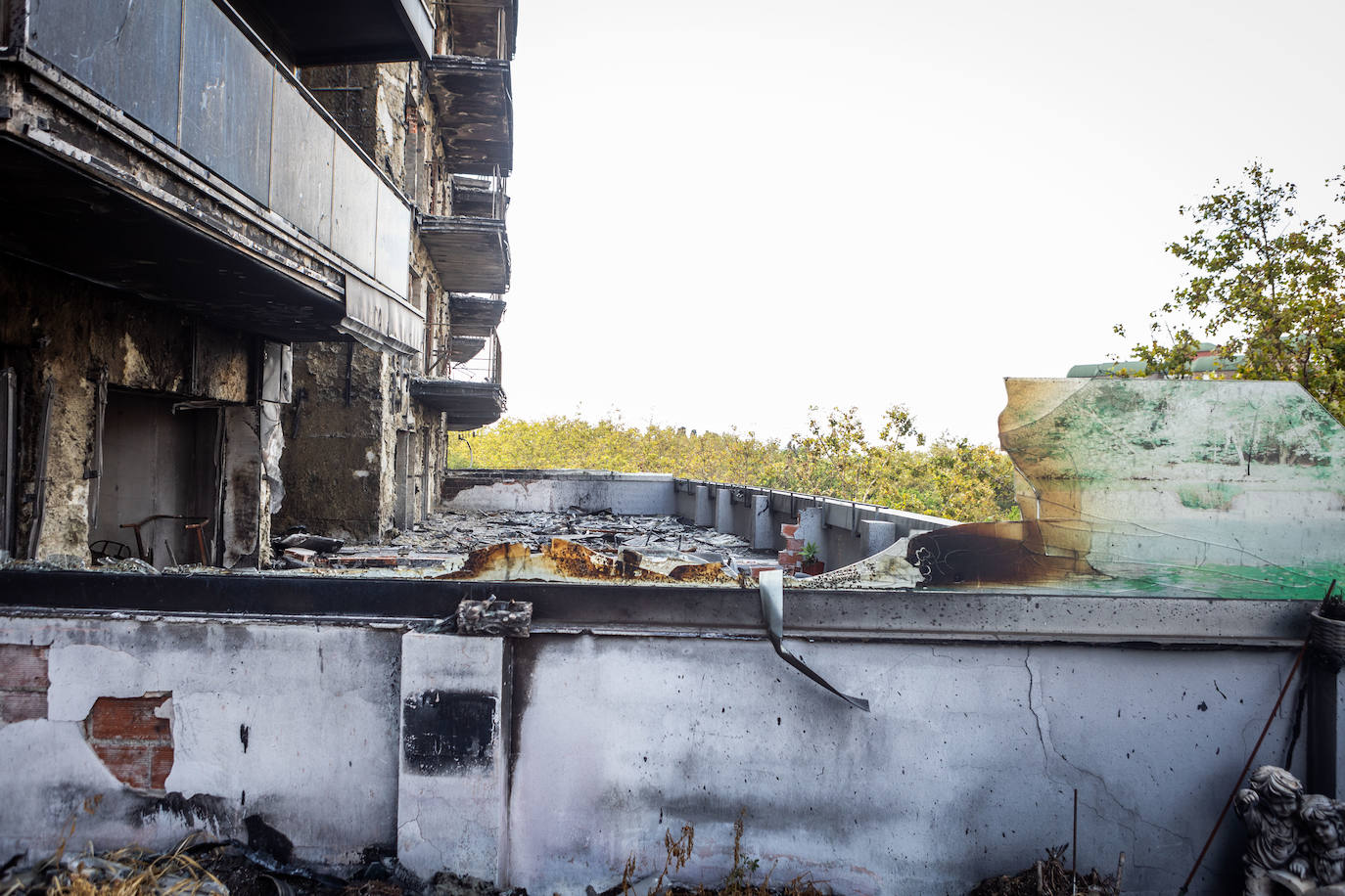 Fotos: así quedaron por dentro el edificio y los pisos del incendio de Campanar