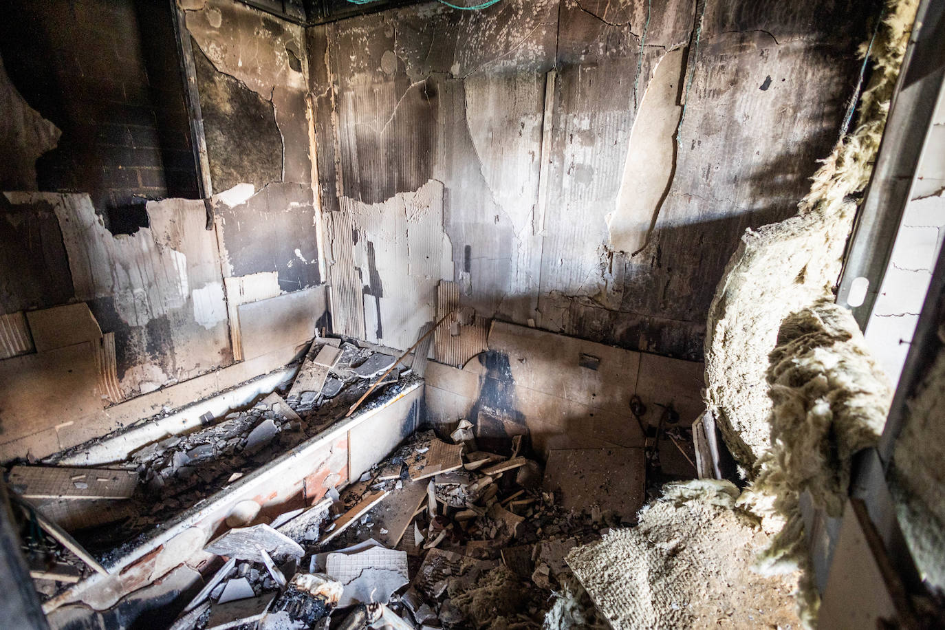 Fotos: así quedaron por dentro el edificio y los pisos del incendio de Campanar