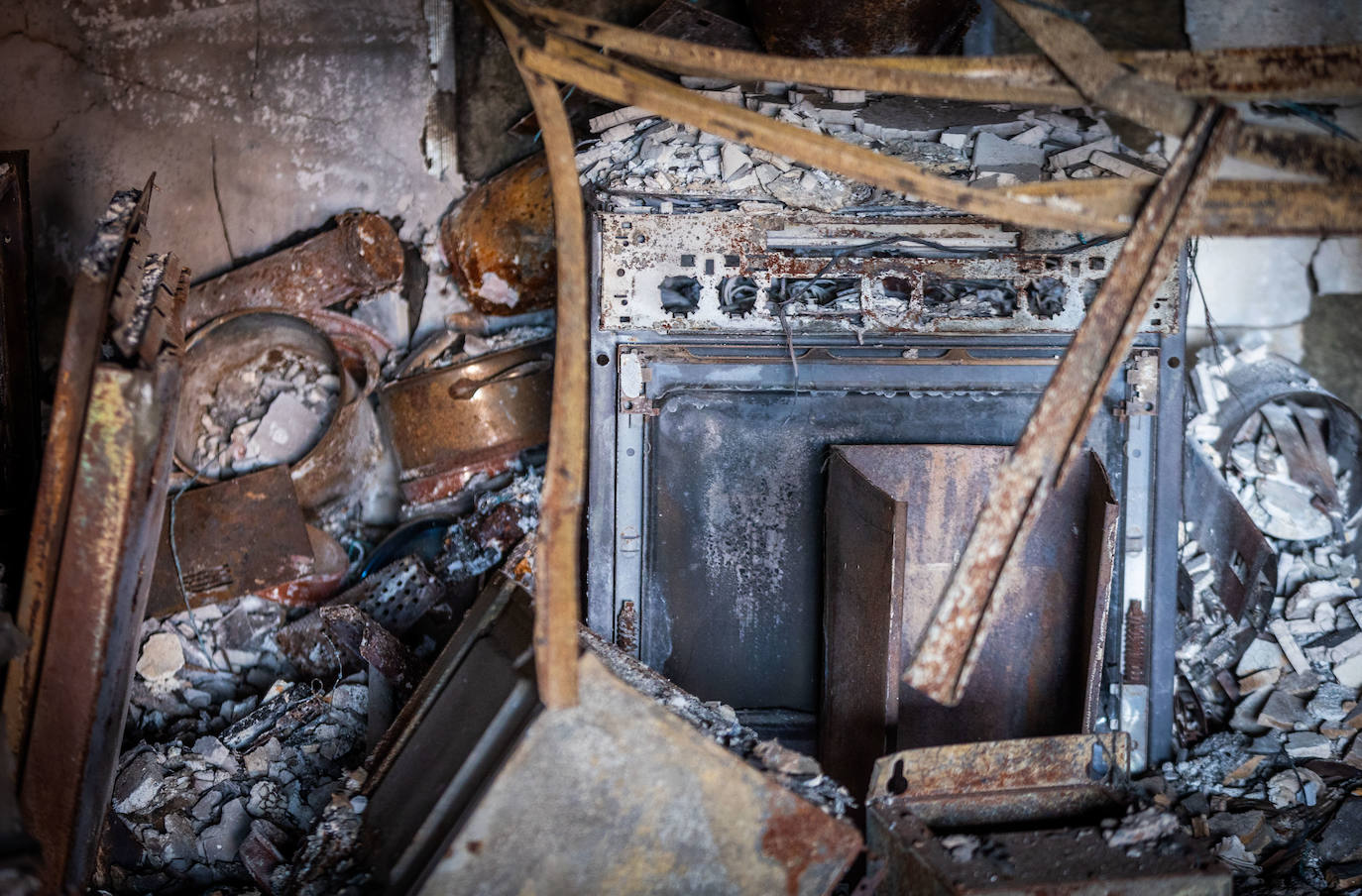 Fotos: así quedaron por dentro el edificio y los pisos del incendio de Campanar