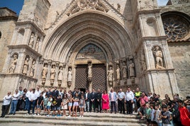 Morella guarda un minuto de silencio por los fallecidos en el accidente de la N-232