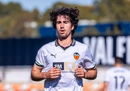 Hugo González, durante un partido de la pasada temporada, con el filial.