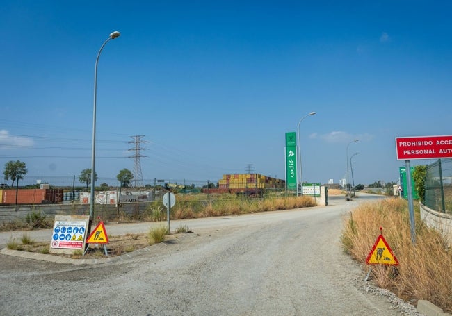 Acceso a Fuente de San Luis.