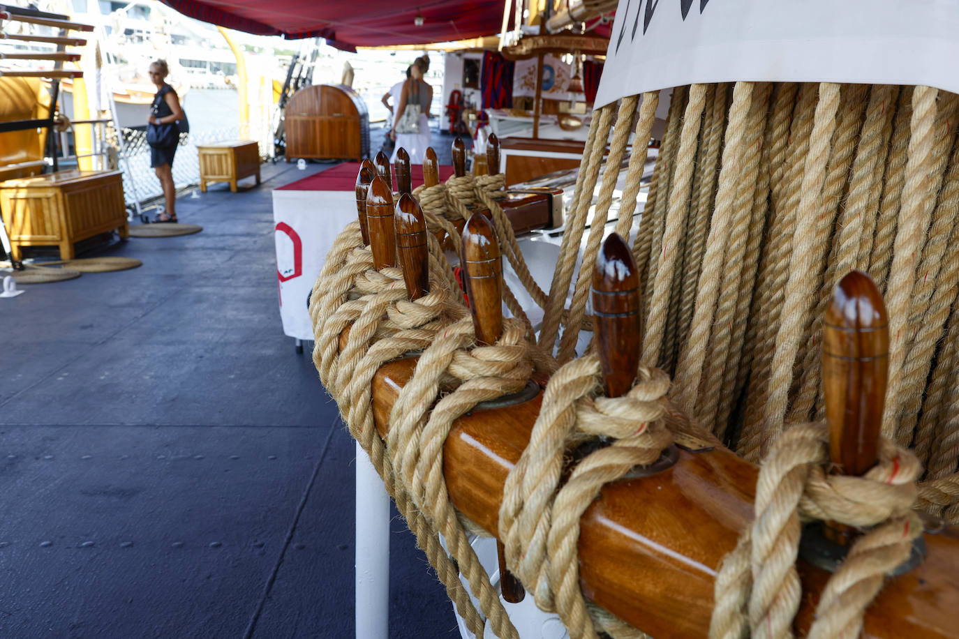 Fotos del buque de la armada italiana que ha abierto sus puertas en Valencia