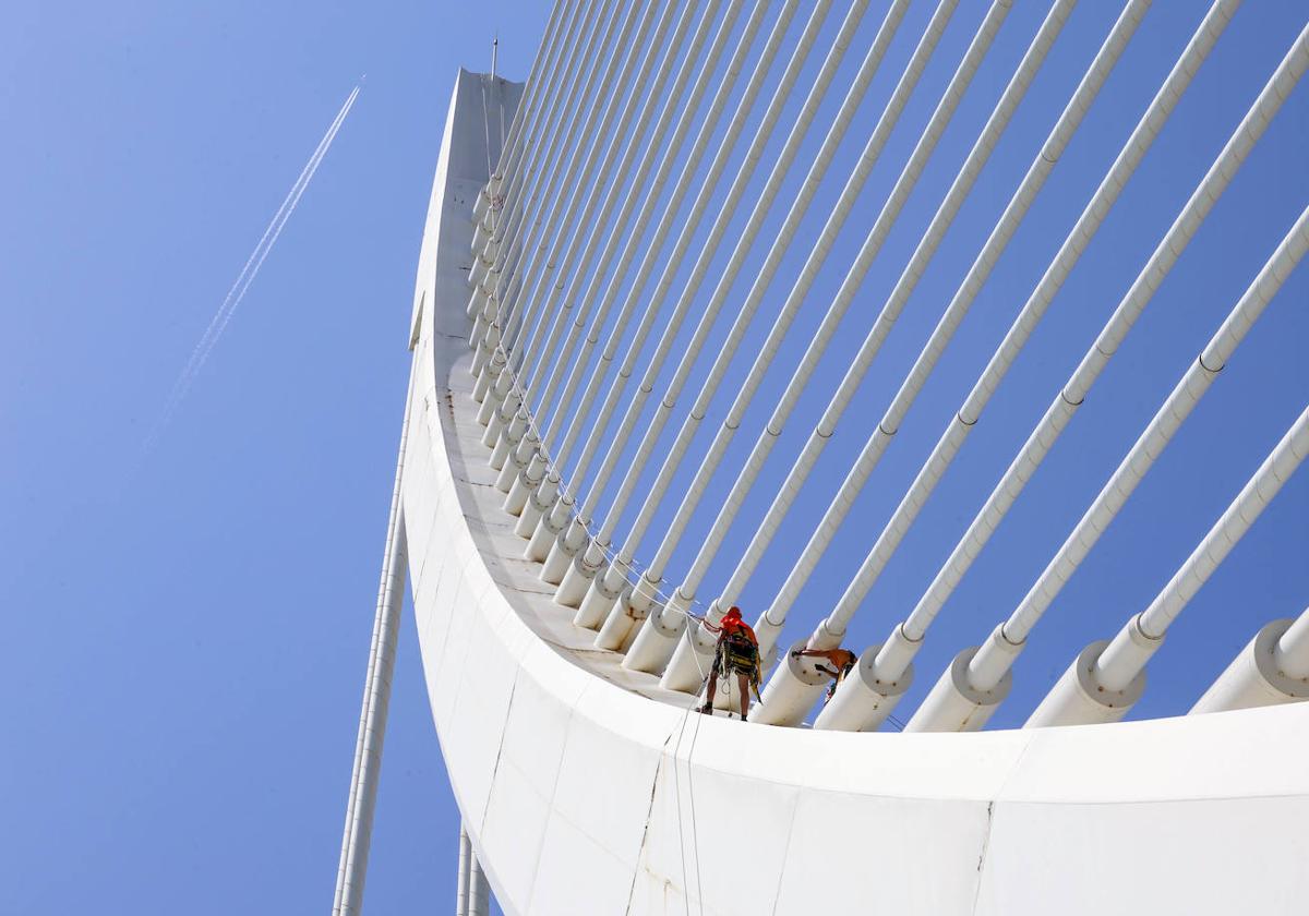 Fotos: Valencia revisa el estado de l&#039;Assut d&#039;Or, el puente más alto de la ciudad