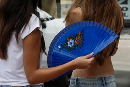 El abanico, herramienta para luchar contra el calor.