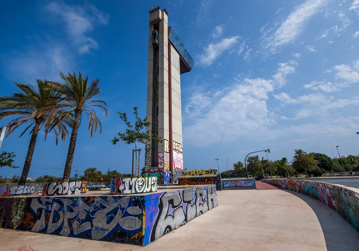 El ascensor de la torre Miramar enfrenta a Gobierno y Ayuntamiento 