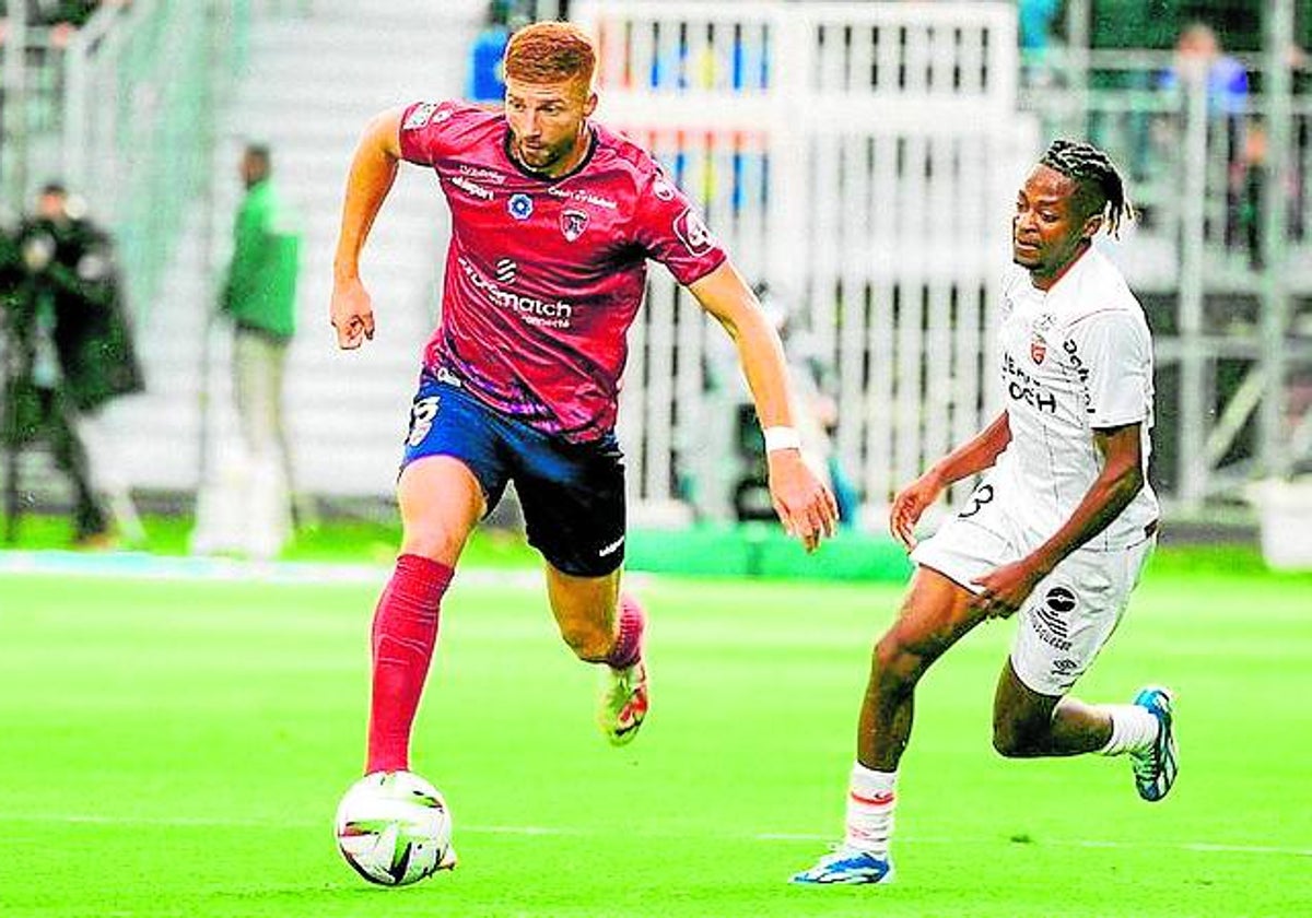 Maximiliano Caufriez (izquierda), durante un partido de Ligue 1.