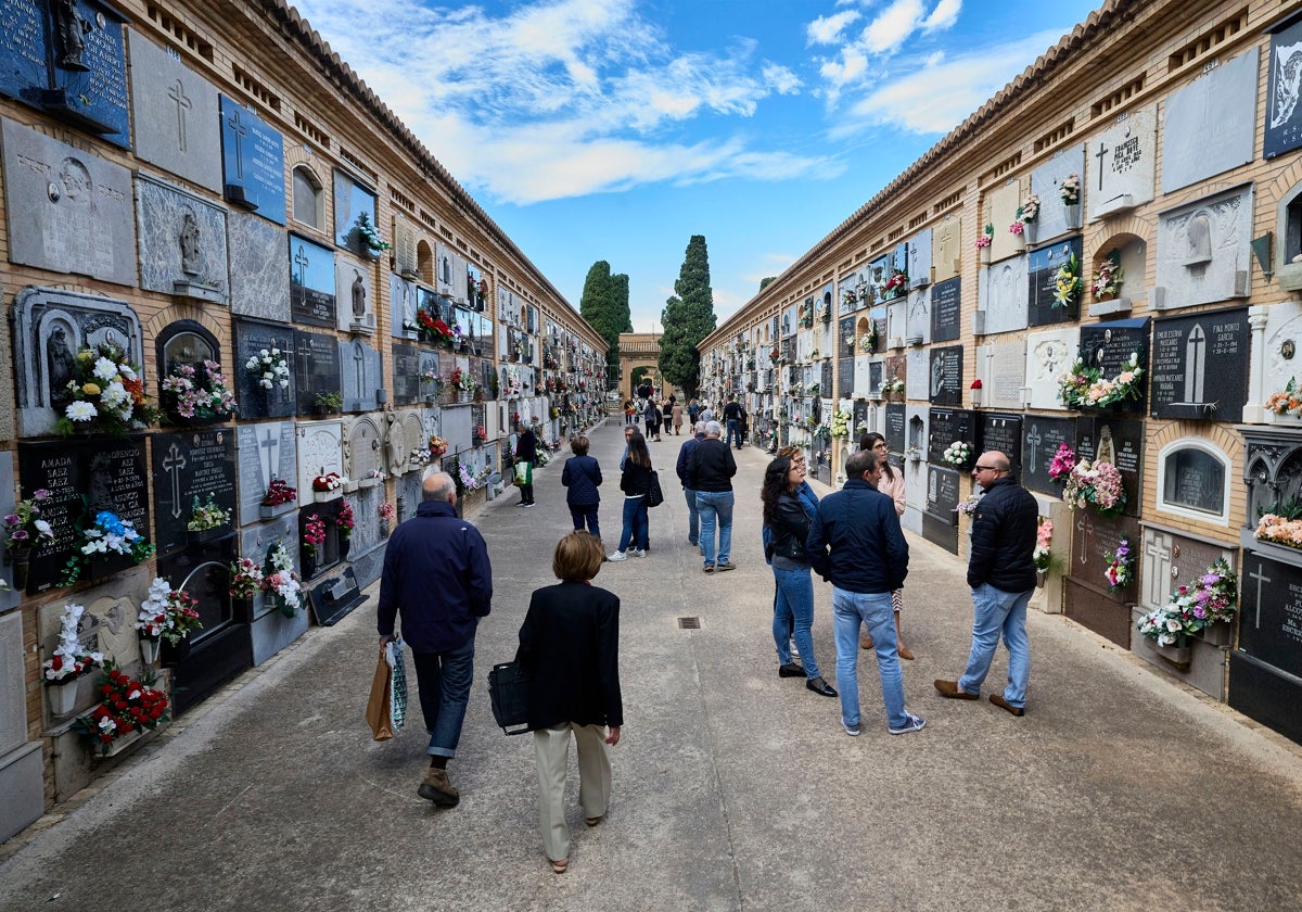 Parte del interior del Cementerio General de Valencia.